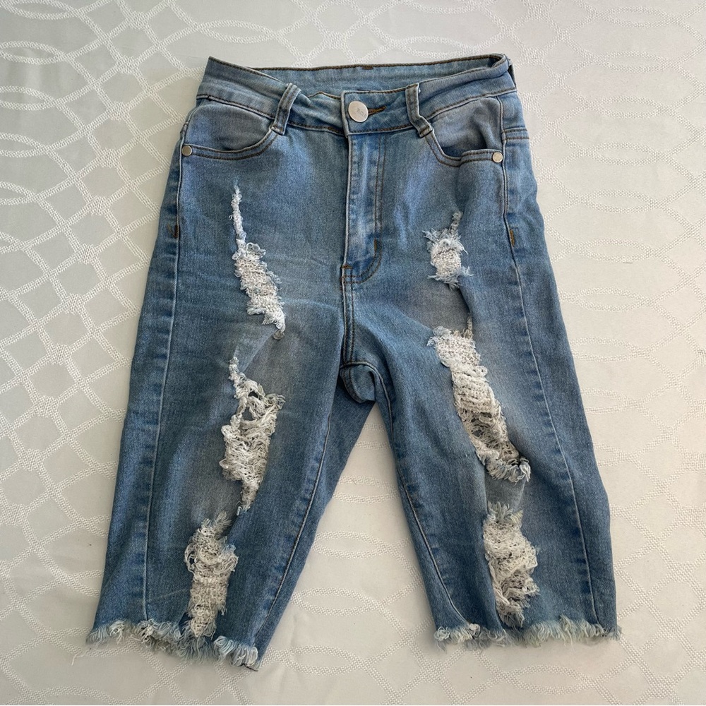 BOB JEANS - Distressed Cropped Denim Junior’s Size 1 Women’s Size 2